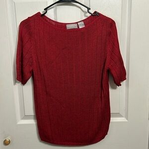 Liz Claiborne sweater. Silk. Short sleeve. Red. Size L.